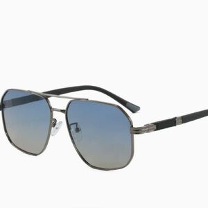 Elegant Gradient Blue Sunglasses